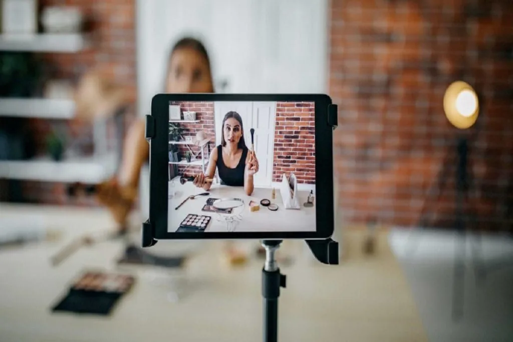 Top 5 Lifestyle Influencers | Who are they and how they help Top 5 Lifestyle Influencers - Who Are They and How They Help in Brand Marketing